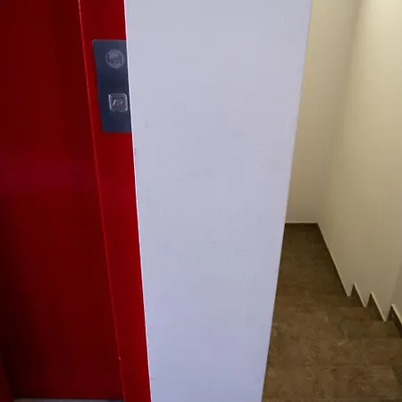 Hotel South - Kite Service Center