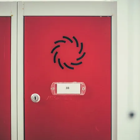 Hotel South - Kite Service Center *